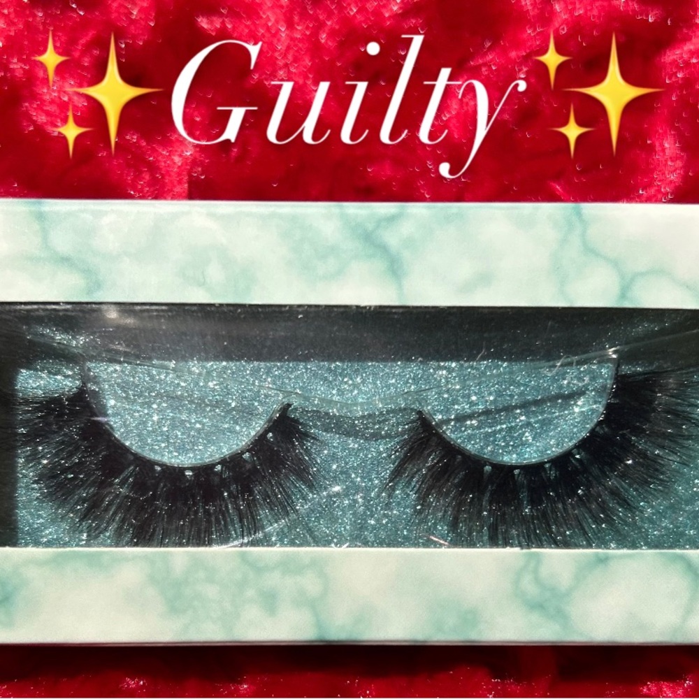 Lashes - Picture 2 of 12